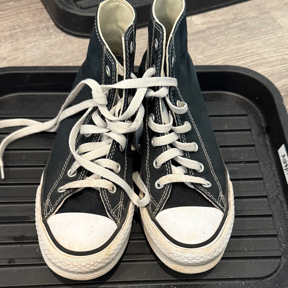 Converse Kids Black and White High-Top Sneakers size 4